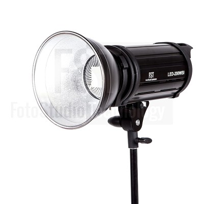 Осветитель светодиодный FST EF-200 (LED) Sun Light 5500K